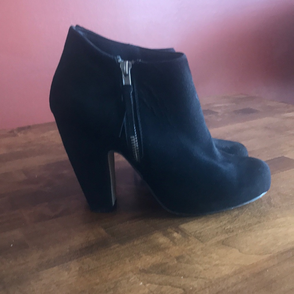 Madden Girl inside zip ankle boot